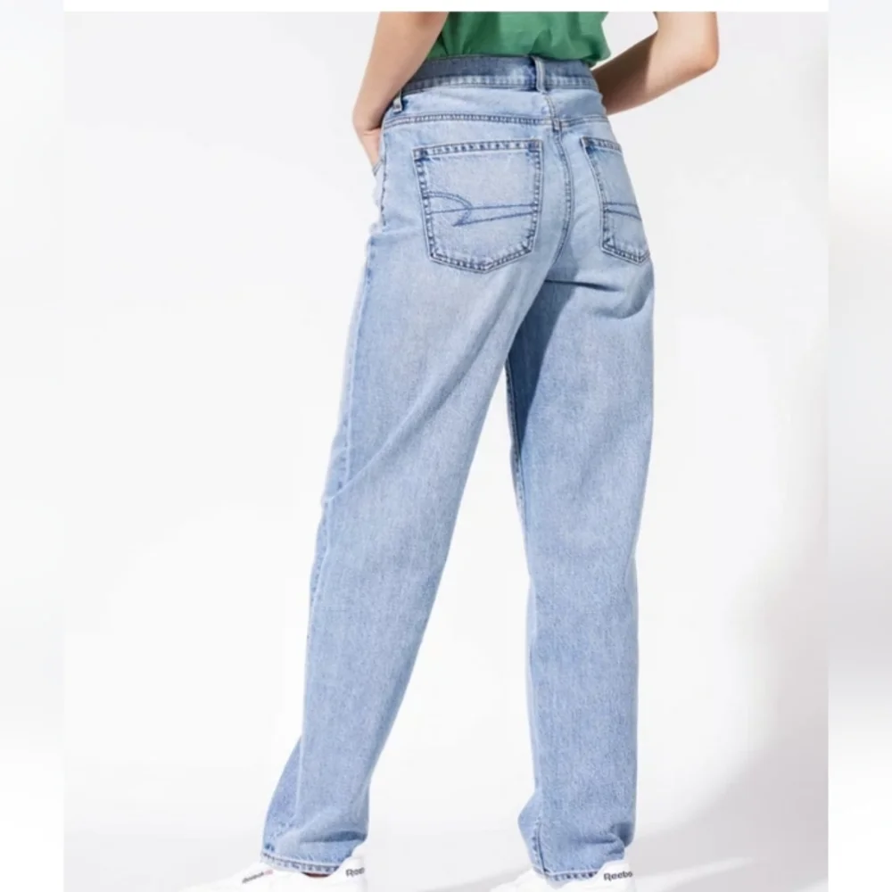 American Eagle 90s Straight Stretch Jeans EUC Medium Blue - Picture 4 of 7